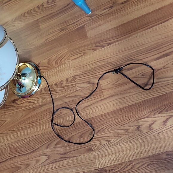 22" brass floral portable glass lamp Underwriters Laboratories Inc vintage - Picture 10 of 10